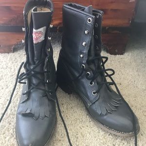 Mint Condition Grey Women’s Justin Boots